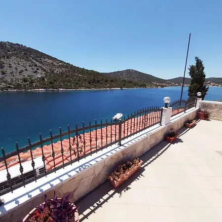 Apartman Carmen Mit Blick Auf Wasser By Interhome